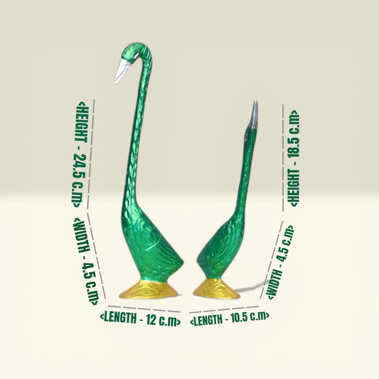 Rich Hand-painted Aluminum Swan Duo Sculpture, Modern Green Gold Bird Figurine, Elegant Swan for Anniversary Gifting, Unique Decorative art