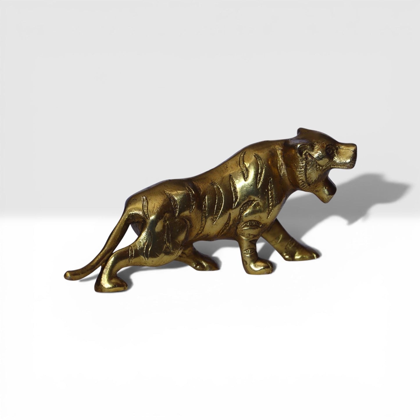 HANDMADE BRASS TIGER, Royal Sculpture, Golden patina, Symbol of power, Grandmillennial, Hollywood Regency, Animal Figurine, Vintage, Shelf.
