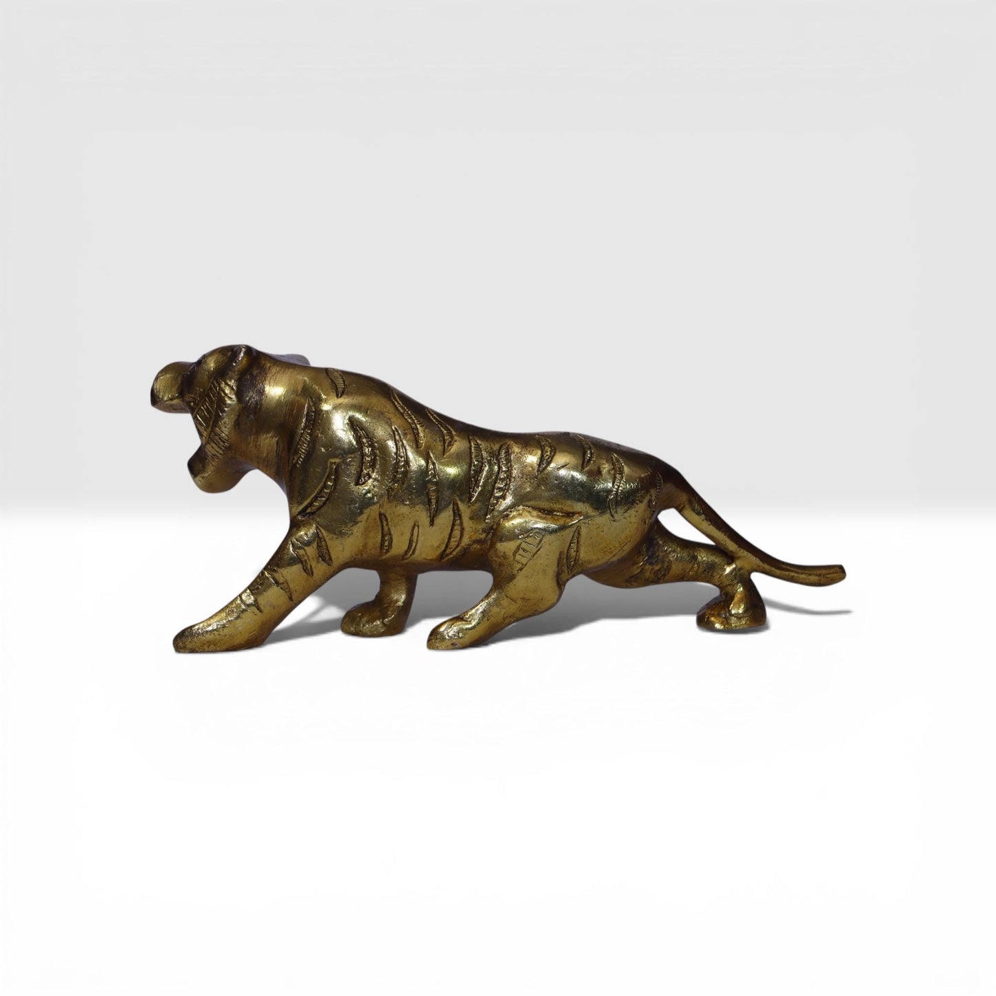 HANDMADE BRASS TIGER, Royal Sculpture, Golden patina, Symbol of power, Grandmillennial, Hollywood Regency, Animal Figurine, Vintage, Shelf.