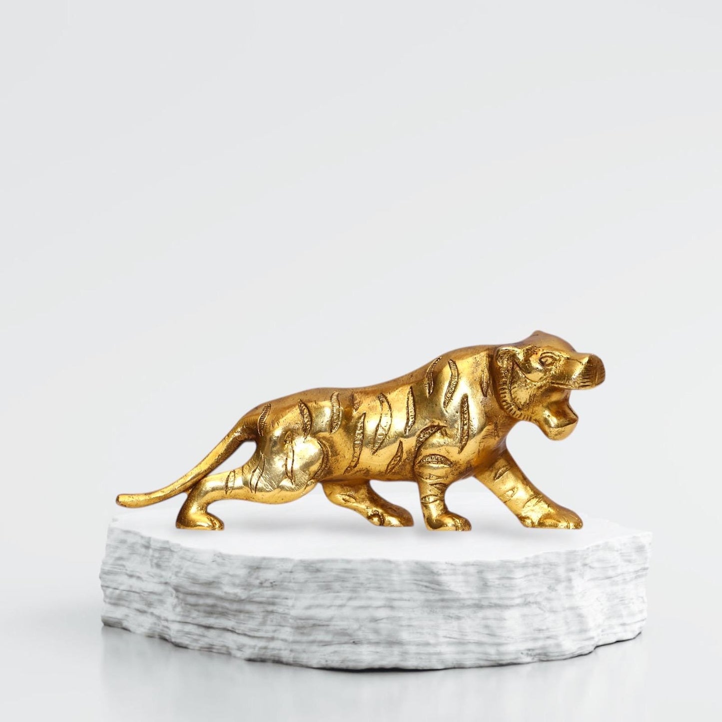 HANDMADE BRASS TIGER, Royal Sculpture, Golden patina, Symbol of power, Grandmillennial, Hollywood Regency, Animal Figurine, Vintage, Shelf.