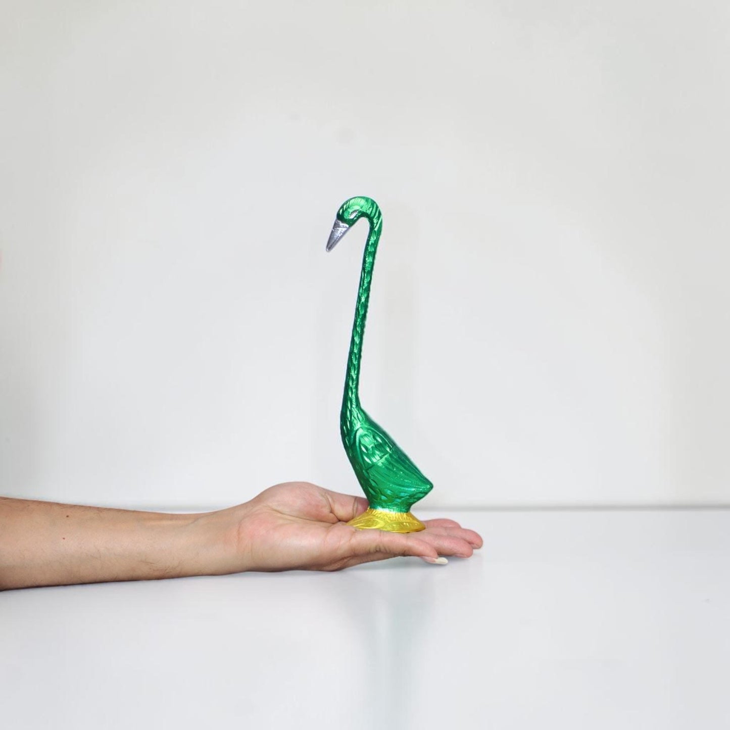 Rich Hand-painted Aluminum Swan Duo Sculpture, Modern Green Gold Bird Figurine, Elegant Swan for Anniversary Gifting, Unique Decorative art
