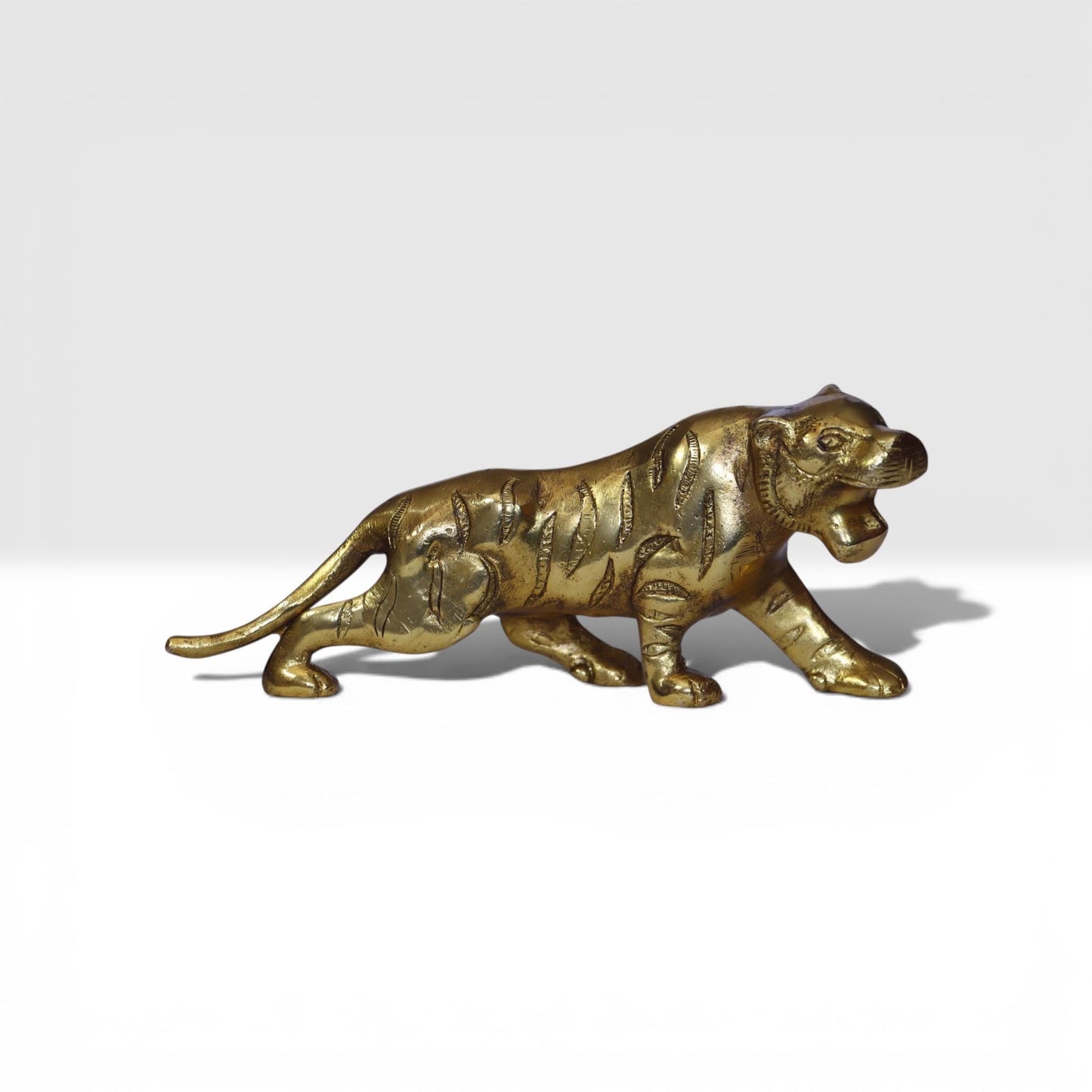 HANDMADE BRASS TIGER, Royal Sculpture, Golden patina, Symbol of power, Grandmillennial, Hollywood Regency, Animal Figurine, Vintage, Shelf.