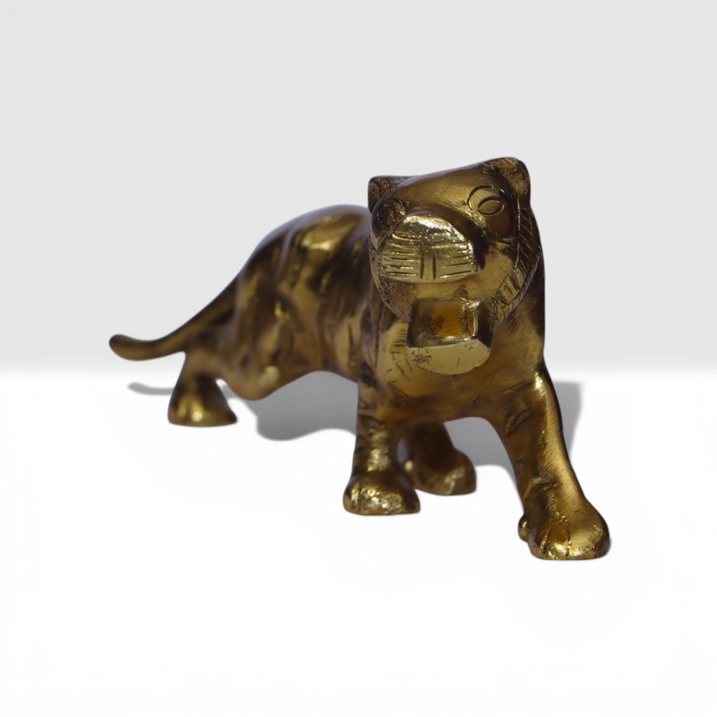 HANDMADE BRASS TIGER, Royal Sculpture, Golden patina, Symbol of power, Grandmillennial, Hollywood Regency, Animal Figurine, Vintage, Shelf.